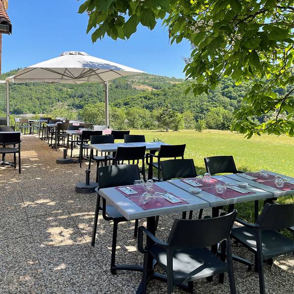 OUVERT 7J/7 EN SERVICE CONTINU TOUT L’ÉTÉ, FAITES UNE PAUSE GOURMANDE AU BOSQUET FLEURI