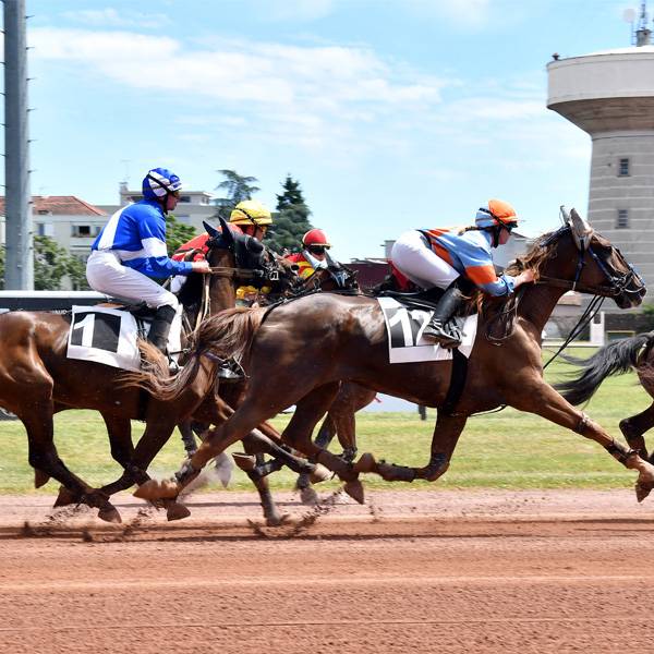 1ER ET 2 SEPTEMBRE : C’EST LE RETOUR DES DEUX GLORIEUSES À L’HIPPODROME DE FEURS !