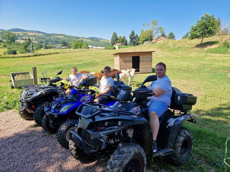 EN FAMILLE OU ENTRE AMIS  DÉCOUVREZ LE ROANNAIS EN QUAD...